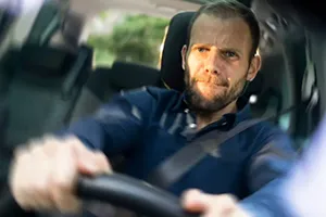 Auto trilt: tijdens het rijden, bij remmen, bij optrekken